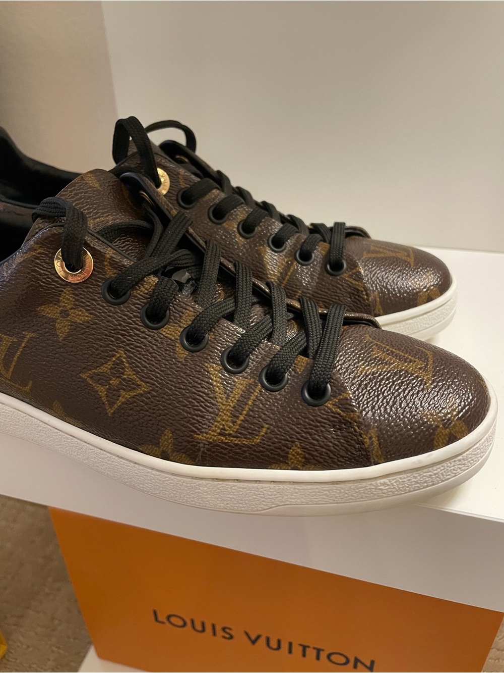 Louis Vuitton Frontrow Sneaker - Picture 2 of 10